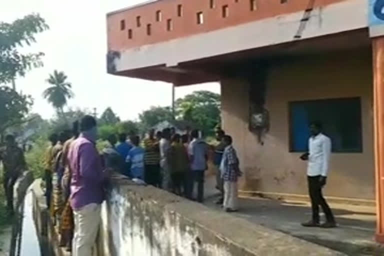 Unidentified  man died in Chodavaram