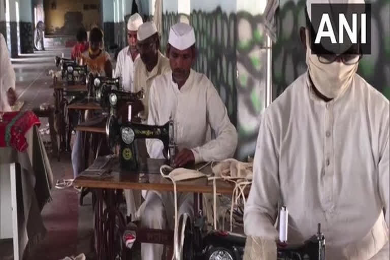 COVID-19 : Inmates of Jabalpur Central Jail manufacture face masks for market supply  കൊവിഡ്‌ 19: ഫെയ്‌സ് മാസ്കുകൾ നിർമിച്ച് ജബൽപൂർ സെൻട്രൽ ജയിലിലെ അന്തേവാസികൾ  latest madya pradesh