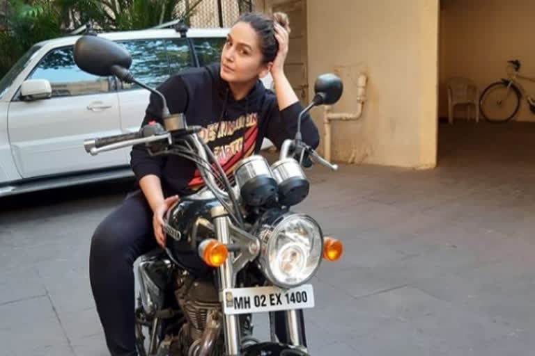 Huma Qureshi bike training for Thala ajith valimai movie