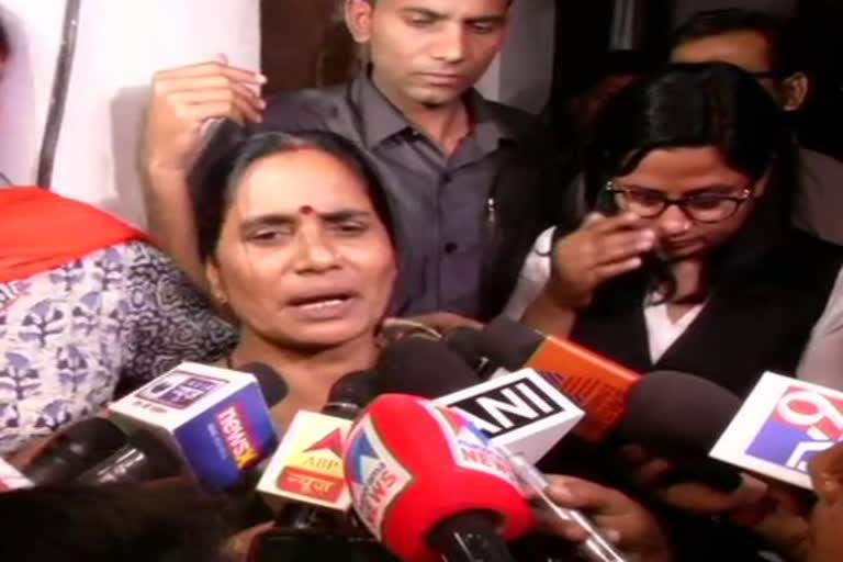 nirbhaya mother asha devi  press meet after hanging