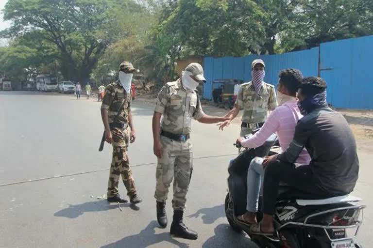 Man beaten up by public for sneezing in road