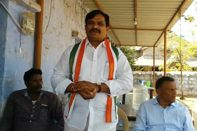 congress leader chintha mohan fires on ycp