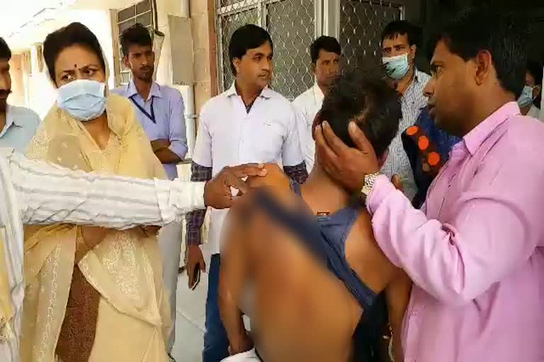 vandalism with youth in Alwar, नारायणपुर में मारपीट