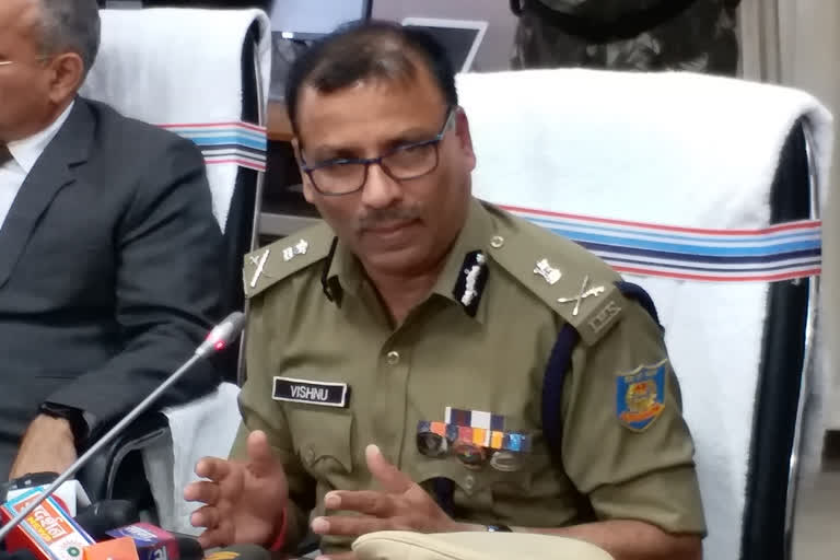 रांचीः कोरोना को लेकर DGP ने पुलिस अधिकारियों के साथ वीडियो कॉन्फ्रेंसिंग कर दिया जरूरी निर्देश