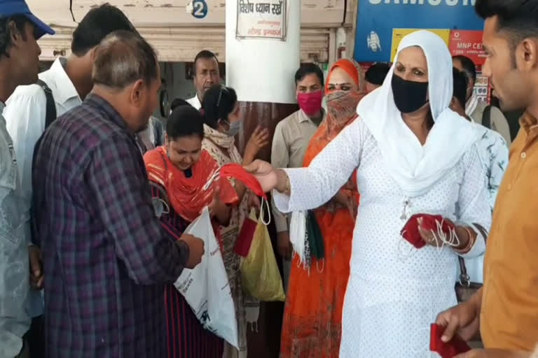 kinnar society distributed masks due to corona virus in sohna