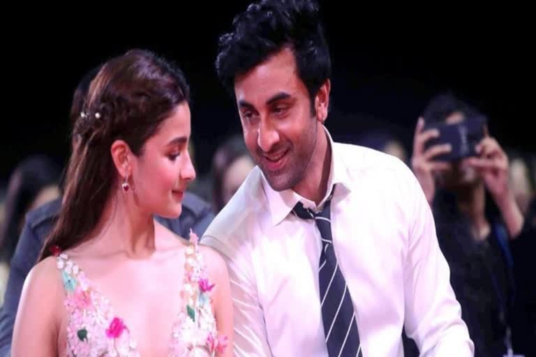 Alia Bhatt's hilarious reaction to reports of split with Ranbir