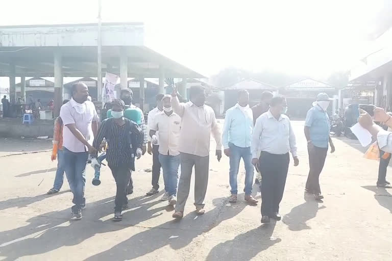 corona precautions in kothhapet fruit market