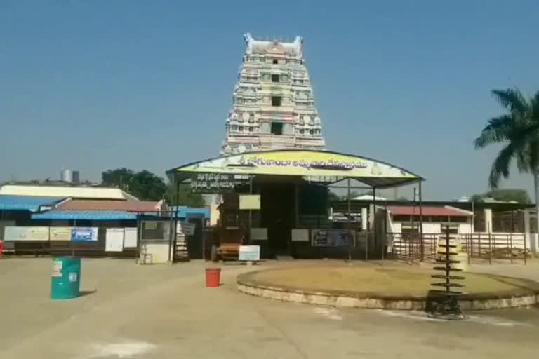 jogulambha temple closed due to corona effect at jogulambha gadwala alampur