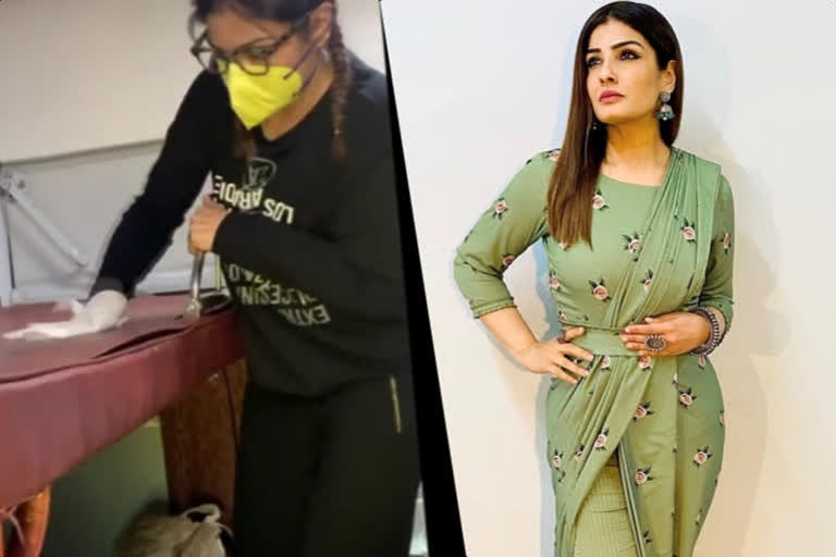 Raveena tondon, Raveena cleans train cabin, Raveena tondon news, Raveena tondon updates, रवीना टंडन, रवीना टंडन ने साफ किया ट्रेन का केबिन