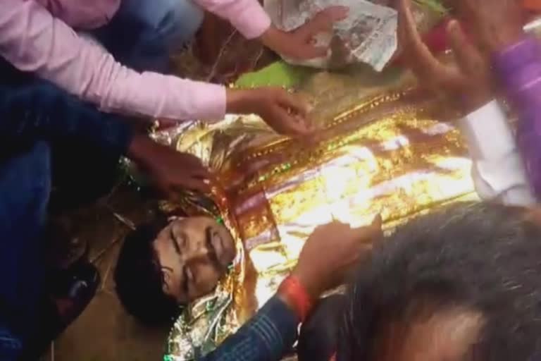 last rites of Akshay Thakur done in aurangabad