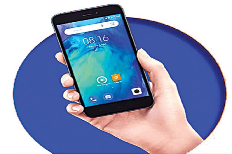 40,000 crore for making mobile phones: Center