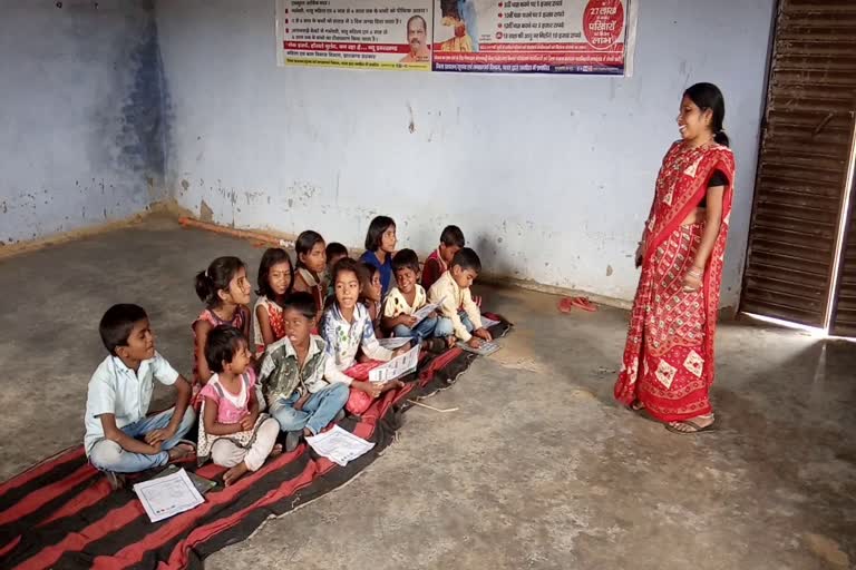 Anganwadi centers were not closed in Chatra