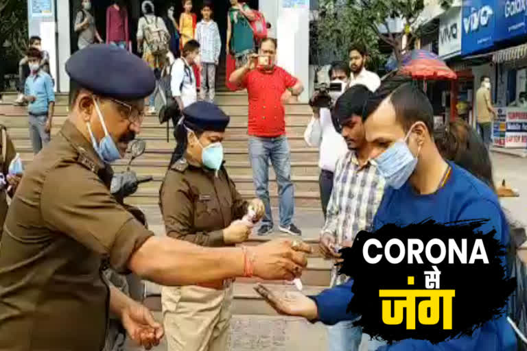 noida police initiative for corona virus and publice curfew