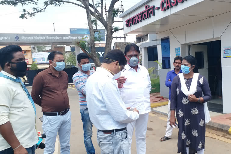 MLA Rekhachand Jain visits hospital