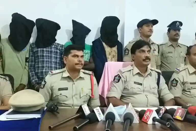 Four arrested for killing auto driver