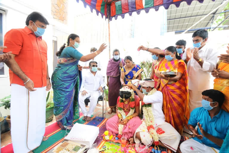 dmdk party memeber marriage in captain vijayakanth home