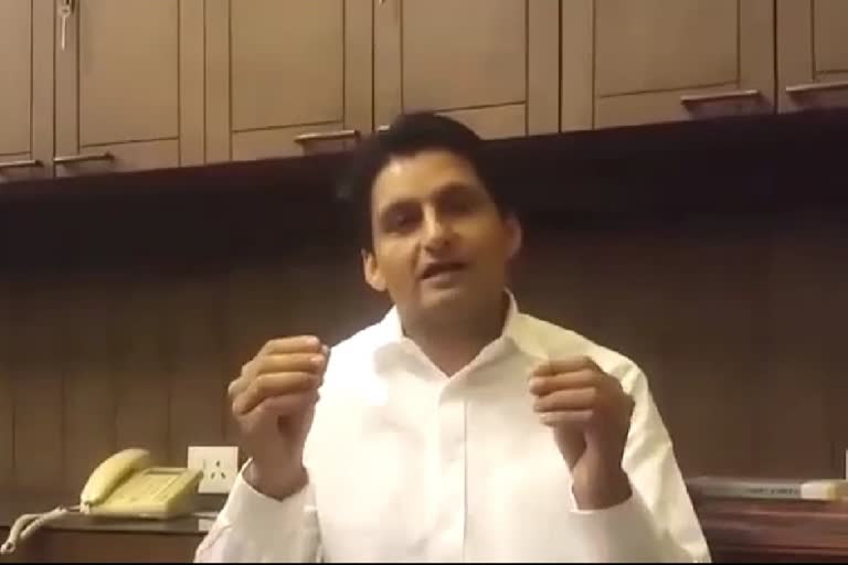 deepender hooda explained the reason for self isolation in chandigarh