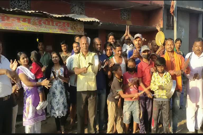 people supported curfew by clapping in bhojpur