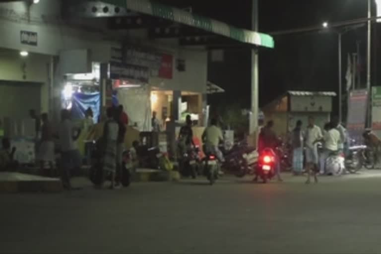 திருச்சி செய்திகள்  கரோனா தொற்று சுய ஊரடங்கு  curfew violation in trichy