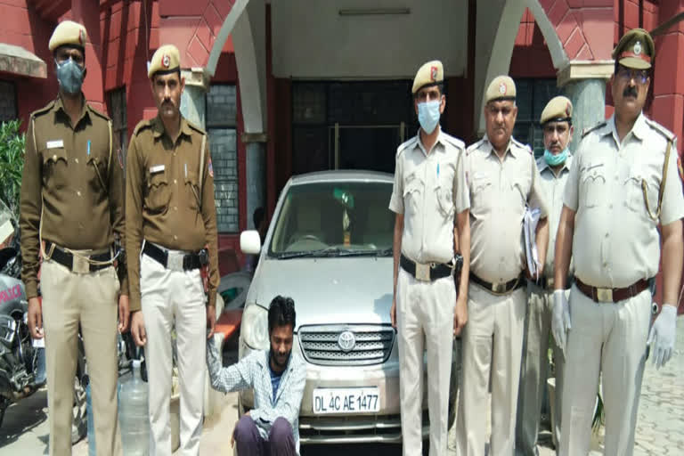 police arrest Smuggler in Mohan Garden