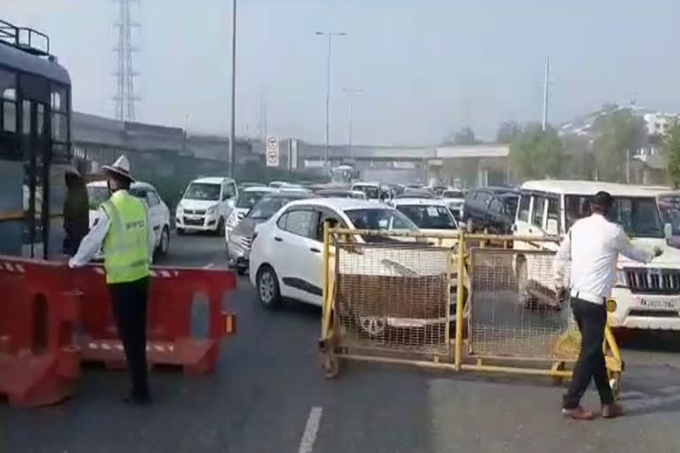 delhi gurugram border seal