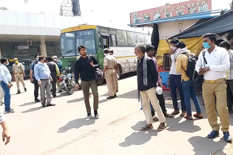 kaisarbagh bus station.