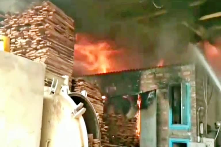 fire in jodhpur, jodhpur news, हैंडीक्राफ्ट फैक्ट्री में लगी आग