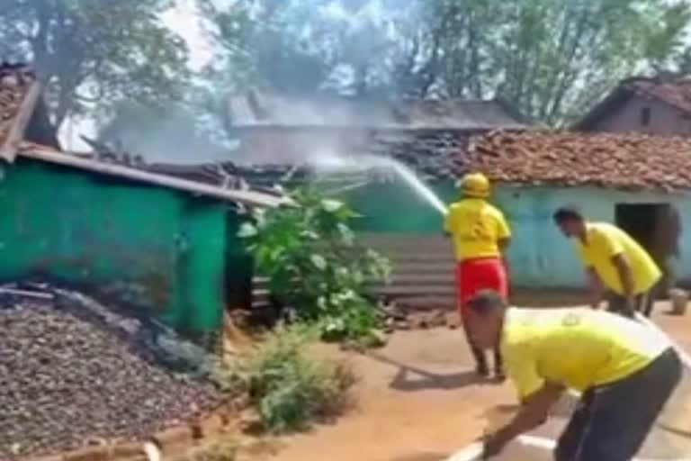 The fire was extinguished by the Odisha Fire Department in Chhattisgarh village