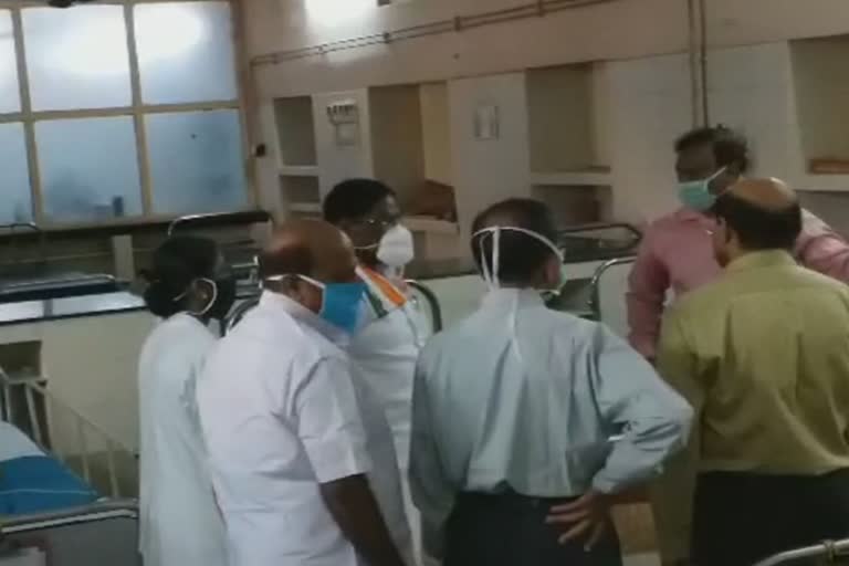 puducherry chief minister narayanasamy inspect government hospital due to corona virus