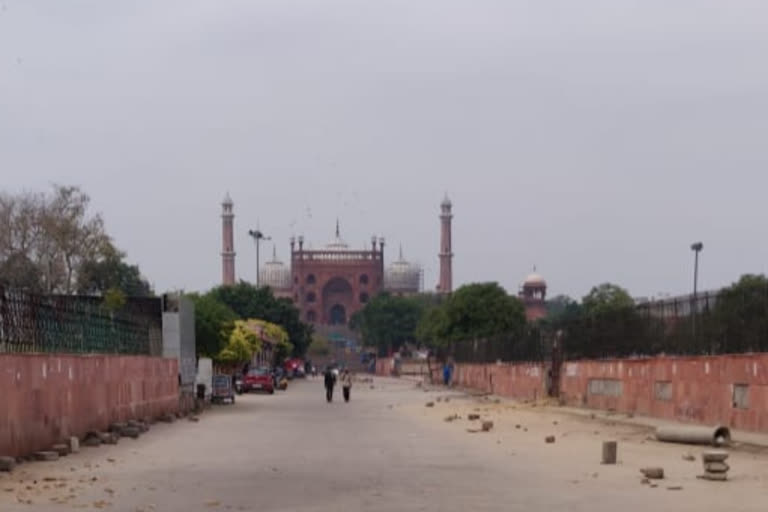 All the shops have been removed in Meena Bazaar, which is located right in front of Jama Masjid.