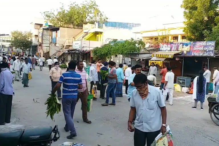 people que in market due to ugadi festival