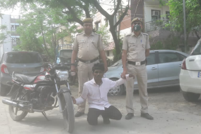 Dabri police arrested vehicle thief