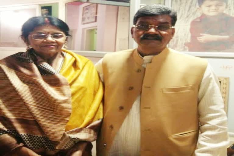 Dr. Charandas Mahant and his wife