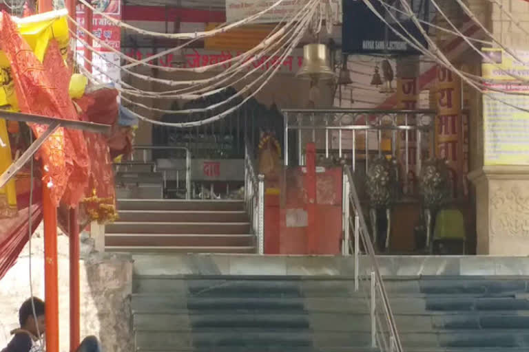 The doors of Bijasen temple are closed in Indore