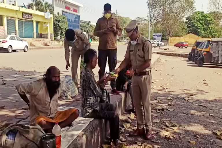 Police personnel showed humanity