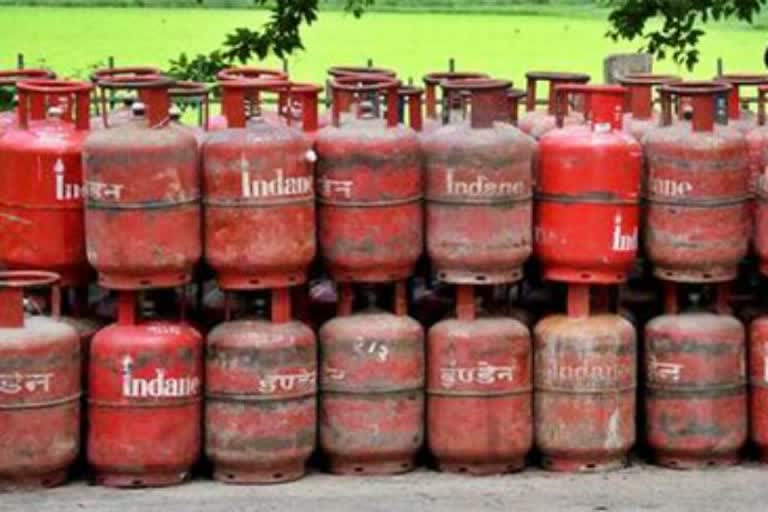 LPG black marketing in giridih