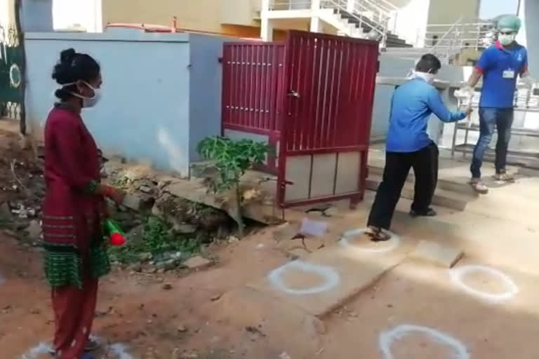 Food parcel at Indira Canteen