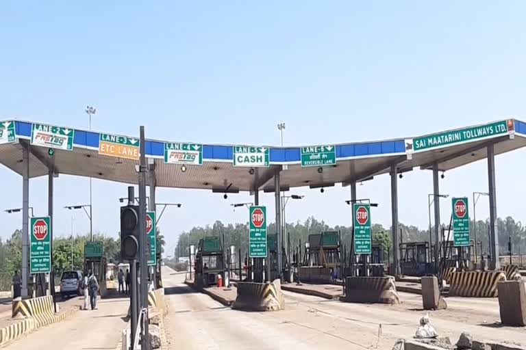 despite-the-lockdown-toll-fee-collected-banajodi-tollplaza-in-keonjhar