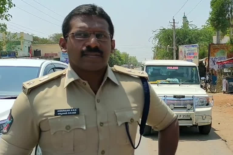 SP Anbu Rajan met with officials on lockdown implementation in Maiduguar, Kadapa district