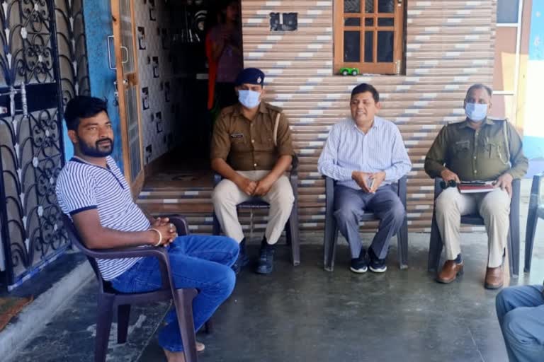 foreigners arrived in Paonta Sahib