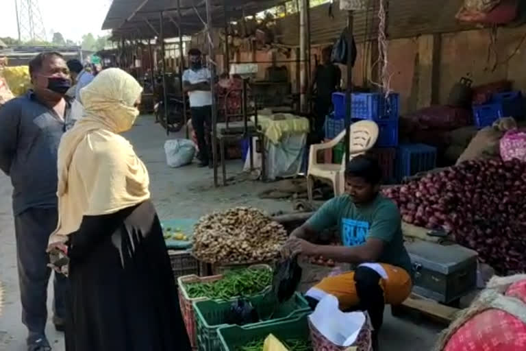 बहराइच में लाॅक डाउन के दूसरे दिन ही सब्जियों के दाम बढ़े