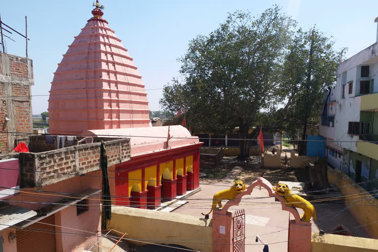 जिला प्रशासन ने मंदिर और मस्जिदों में लगाया पोस्टर