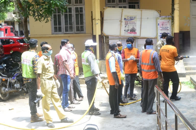 കൊവിഡില്ലാത്തതായി കൊല്ലം മാത്രം; അതിജാഗ്രത വേണമെന്ന് ജില്ലാ കലക്ചർ  Kollam District need to be vigilant  Kollam District