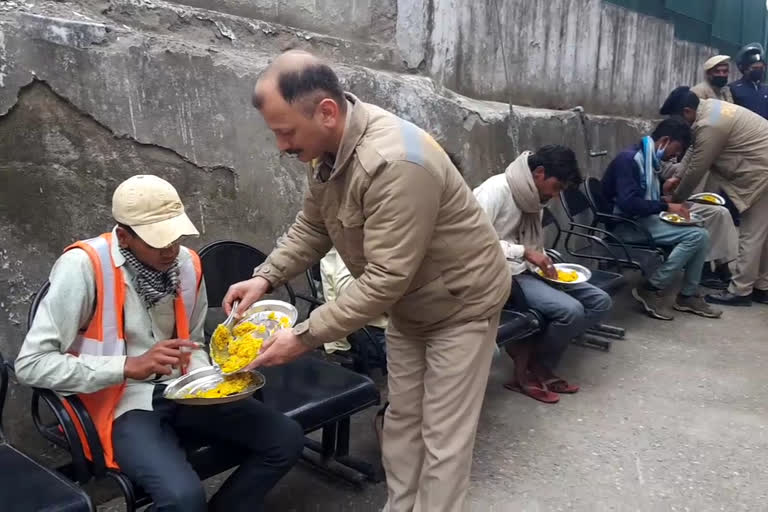 nahan police arranged food