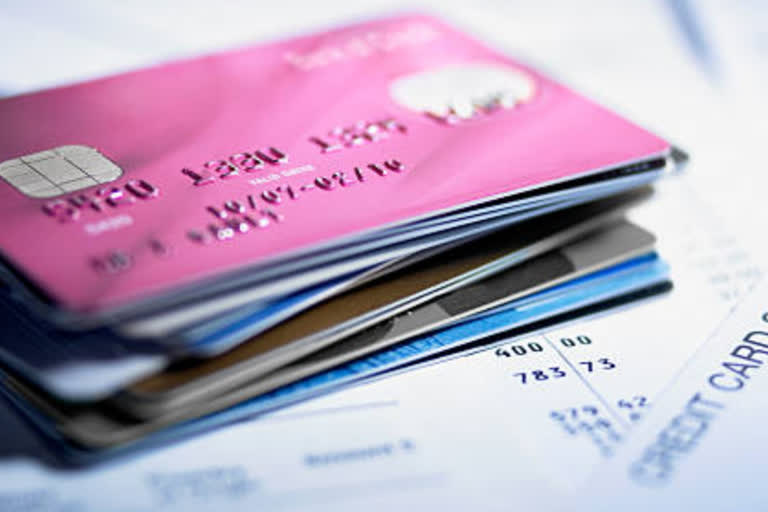 कर्ज की किस्तें चुकाने की तीन माह की छूट क्रेडिट कार्ड बकाये सहित सभी तरह के कर्ज पर लागू
