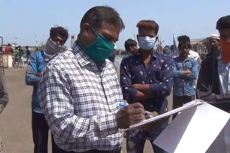 fishermen-quarantine-in-boat