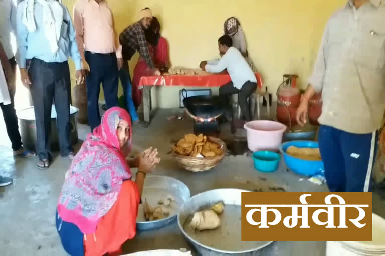 palwal women cooking food for travelers