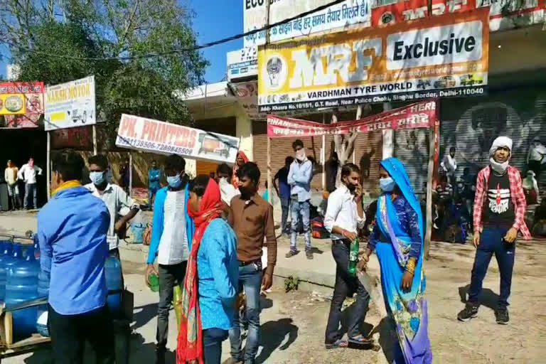 migrant labour stopped at delhi border