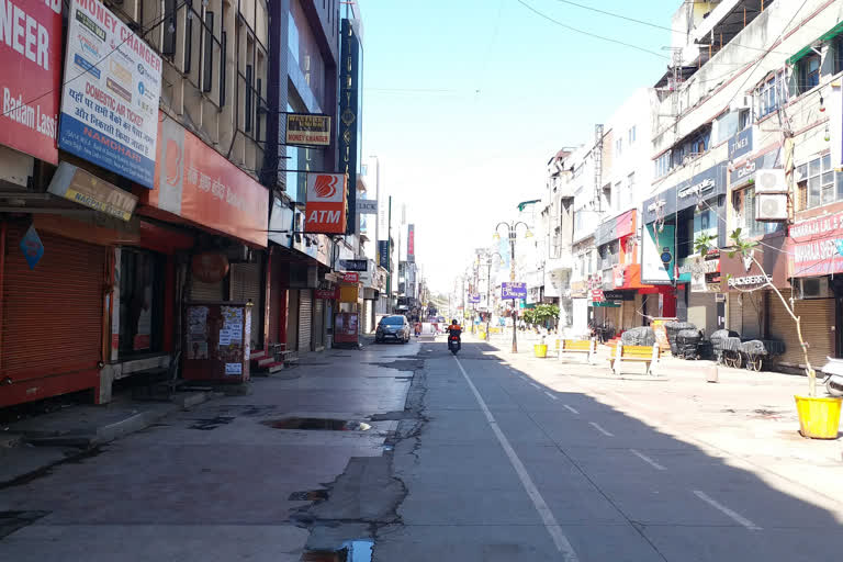 karol bagh market closed in delhi due to lockdown