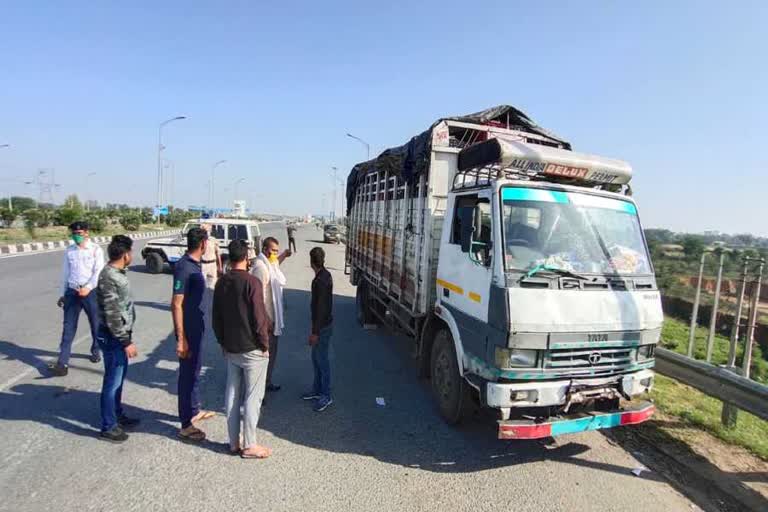 Truck crushe migrant workers on KMP Expressway gurugram